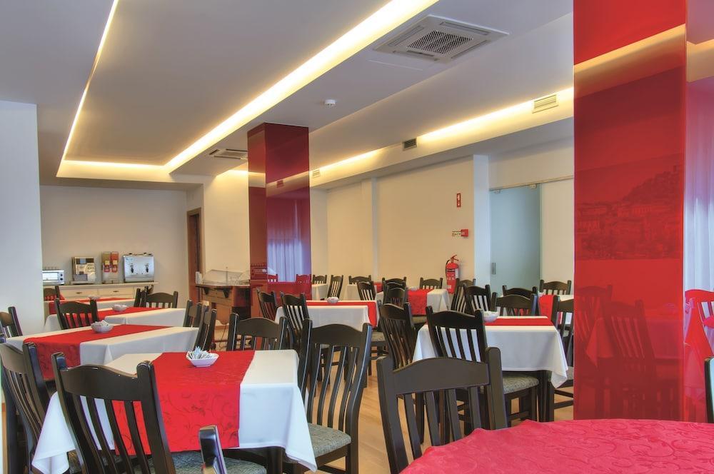 לייריה Hotel Sao Luis מראה חיצוני תמונה