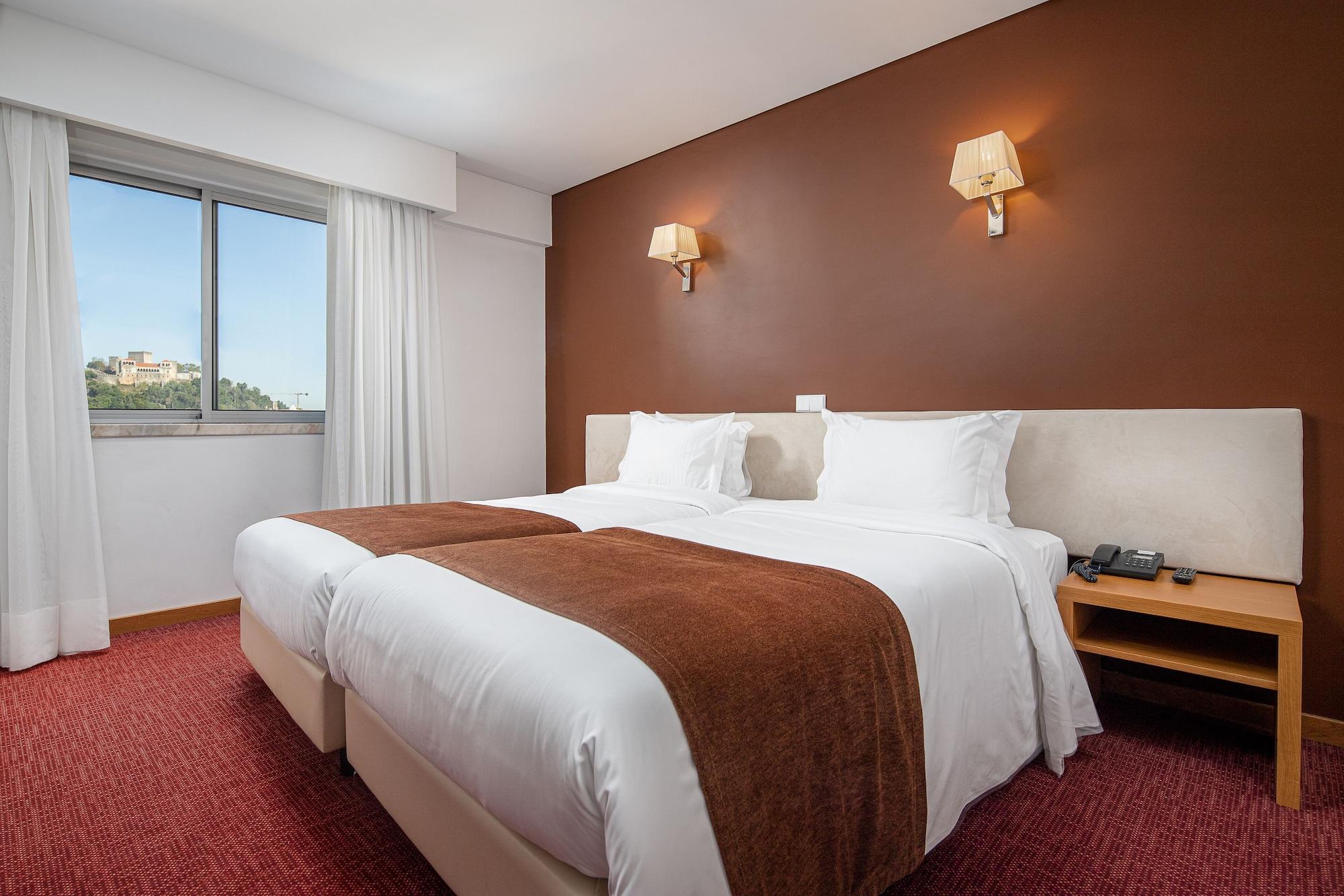 לייריה Hotel Sao Luis מראה חיצוני תמונה