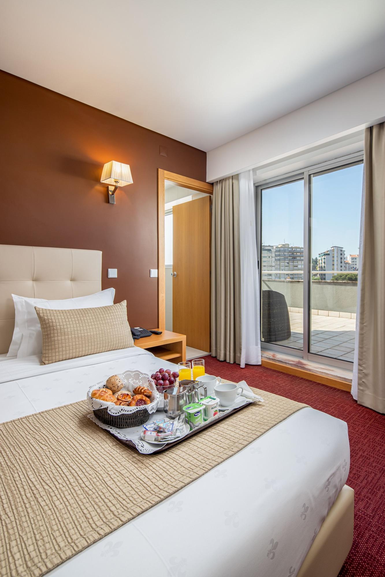 לייריה Hotel Sao Luis מראה חיצוני תמונה