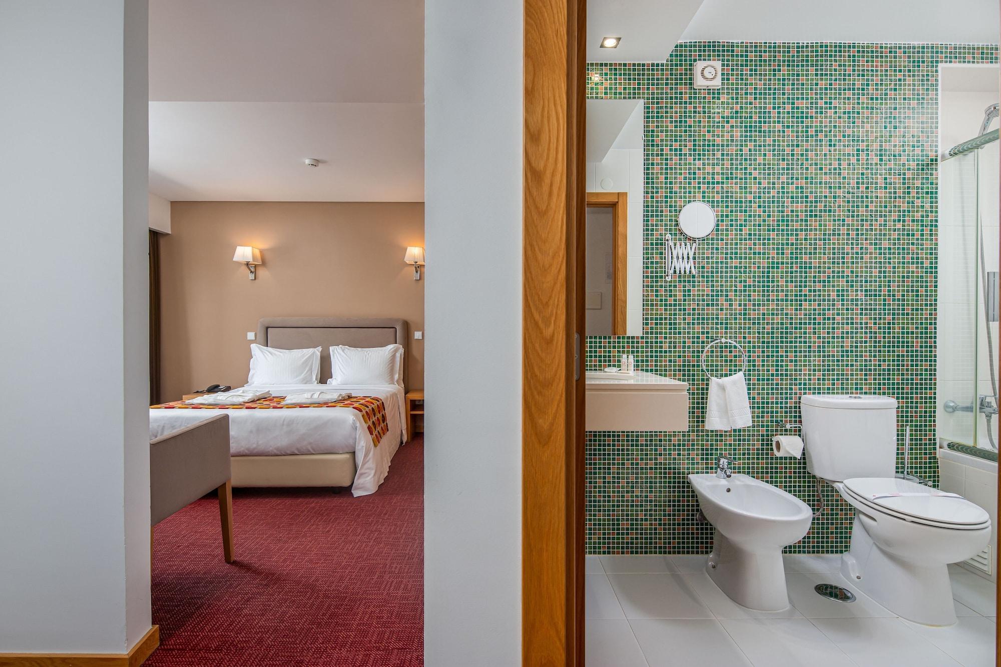 לייריה Hotel Sao Luis מראה חיצוני תמונה